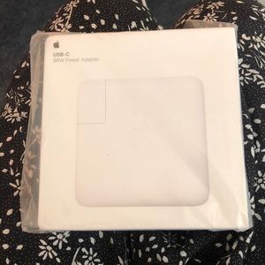 Apple 96W USB-C Power Adapter - NWT